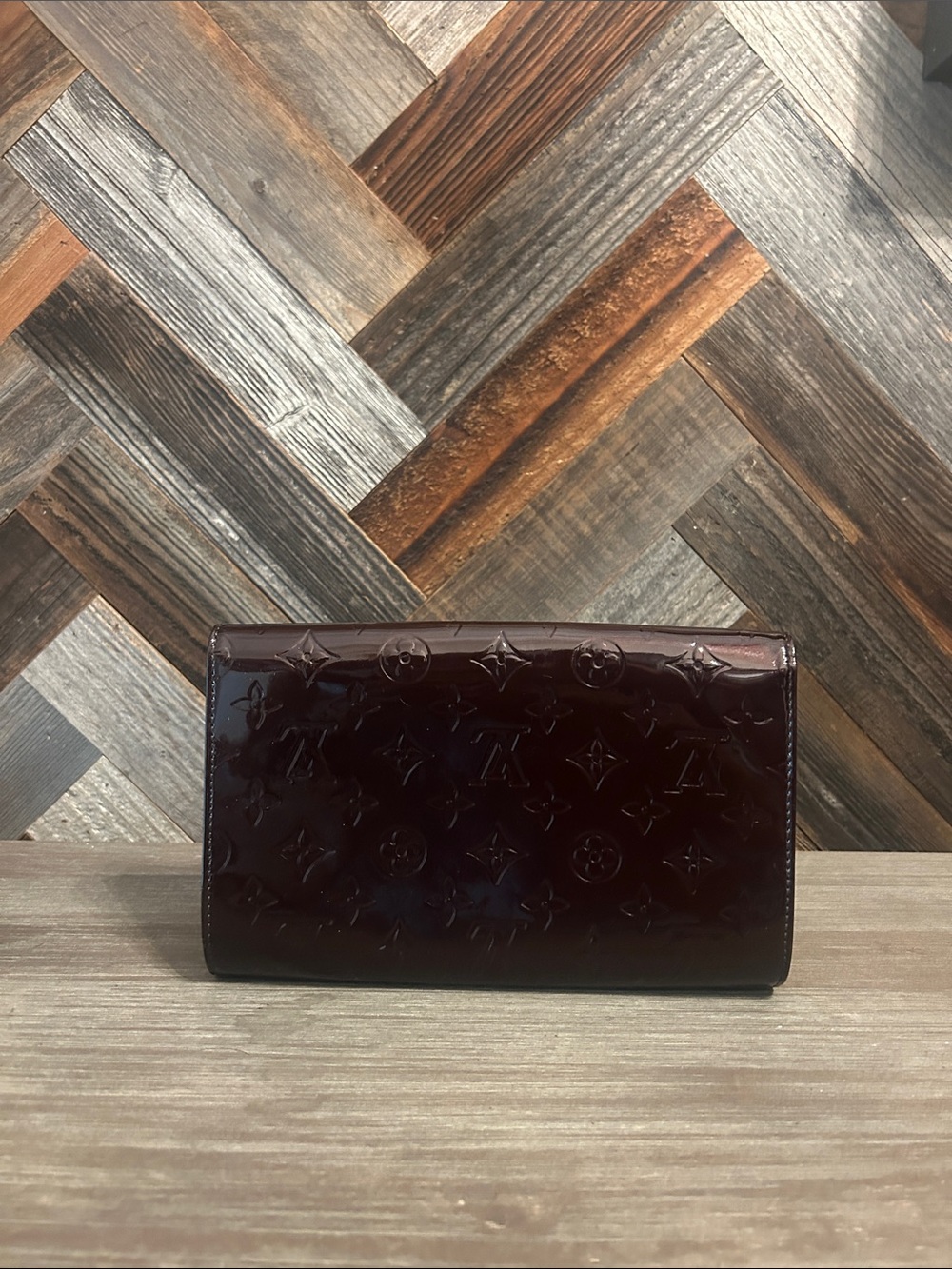 Louis Vuitton Vernis Shoulder Bag - Picture 2 of 8